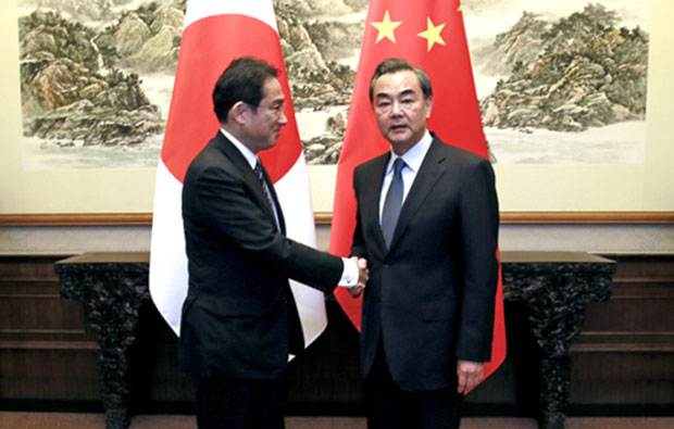 Министри спољних послова Кине и Јапана покушавају да изгладе односе