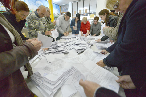 Генерал Стојановић највећи добитник поновљених избора у Нишу, СНС-у 30 мандата