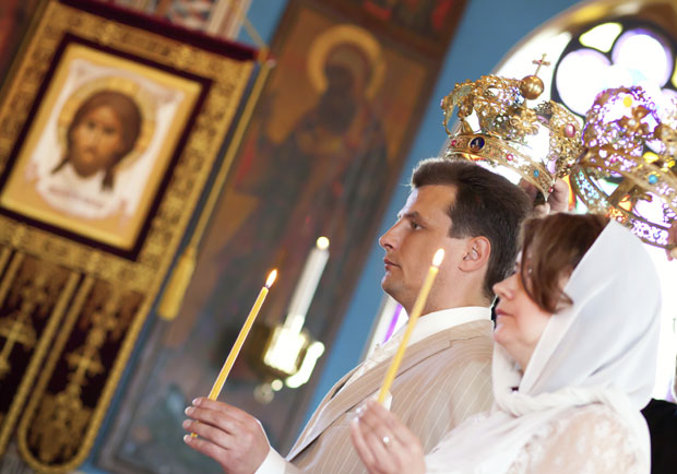 Чиновници спасавају бракове