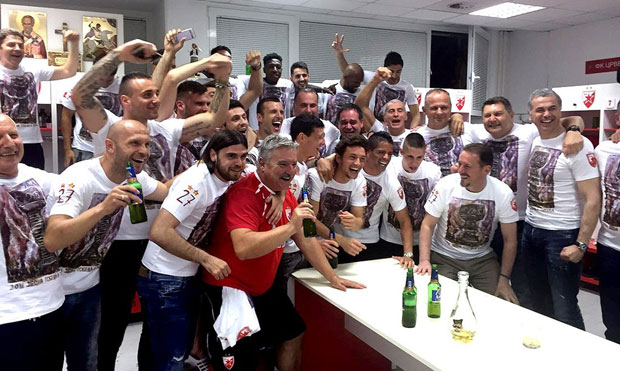 Звездаши славили титулу на “Маракани” (ФОТО)