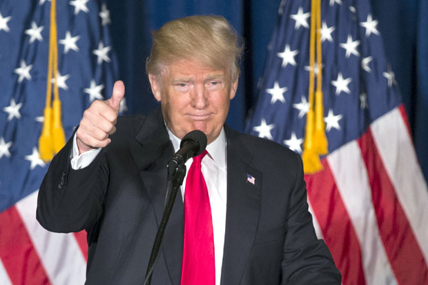 Новинар Вашингтон поста обећао да ће појести новине ако победи Трамп
