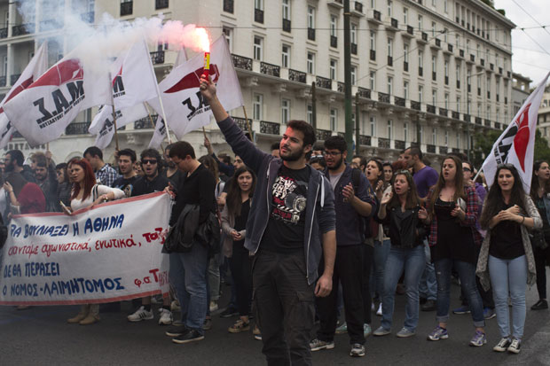 Атина и Солун на ногама