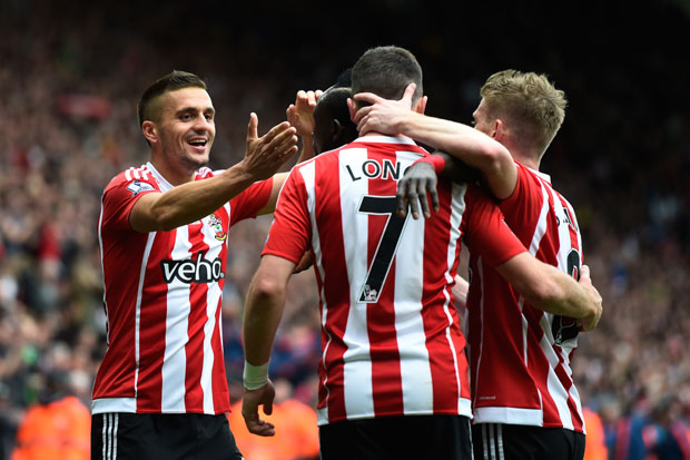 Премијер лига: Тадић са две асистенције срушио Тотенхем, Реми у дербију, победа Ливерпула