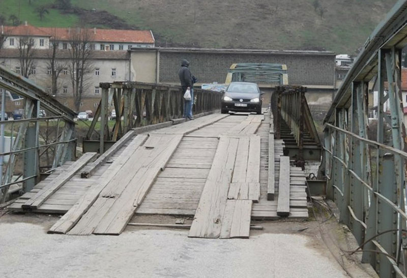 Затворен Карлов мост