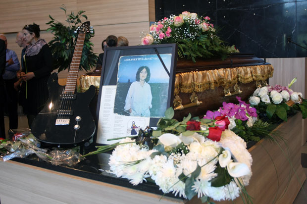 Јадранка сахрањена са гитаром