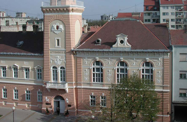 Сигурни само Пасторови