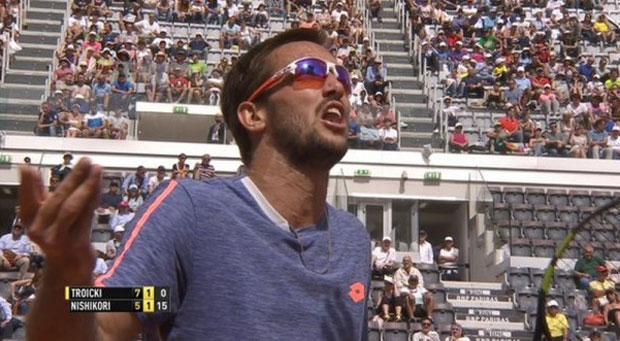 Троицки се издрао на судију