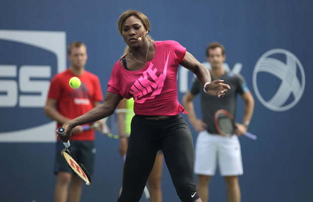 АМЕРИКАНКА ПРЕТЕРАЛА: Серена јела храну за псе?! 