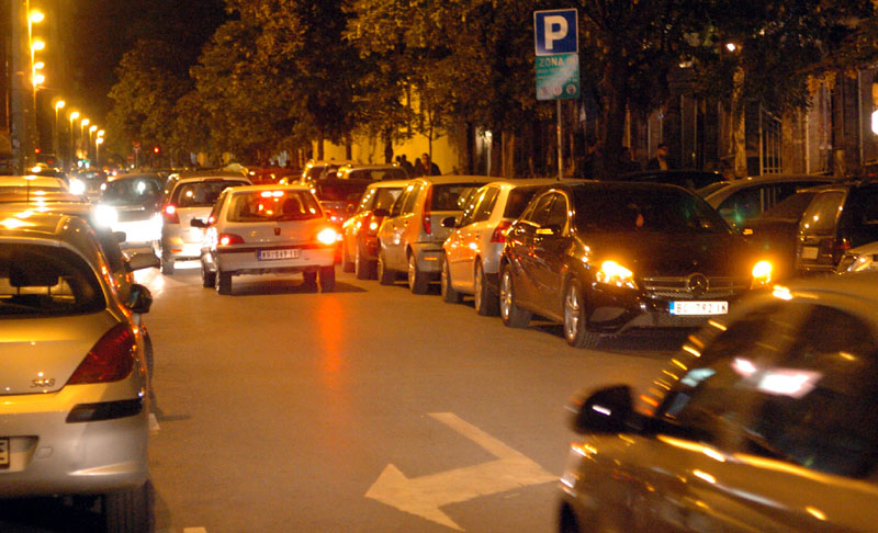 Kомуналне службе проверавају радно време локала у Цетињској улици