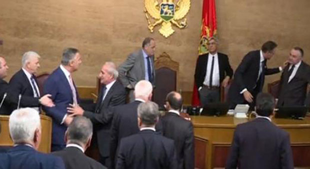 Милова опозиција остаје у Влади?