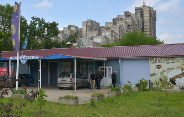 После свађе упуцана три мушкарца