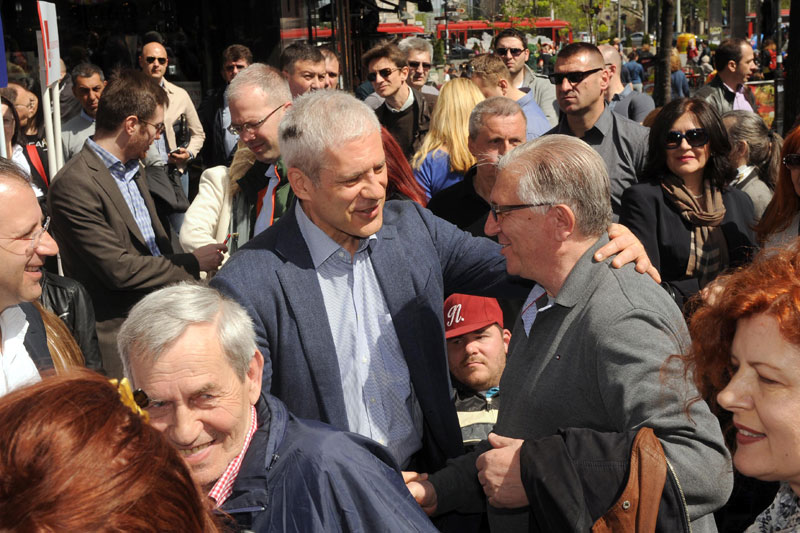 Радикали беже само од Тадића