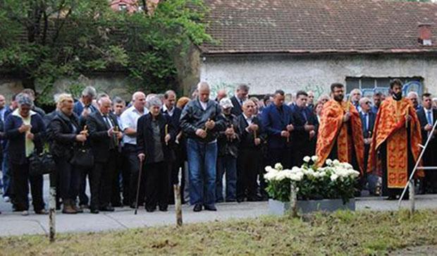 На раскршћу две истине