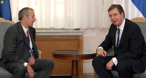 Вучић са амбасадорима Квинте и Девенпортом о будућности Србије
