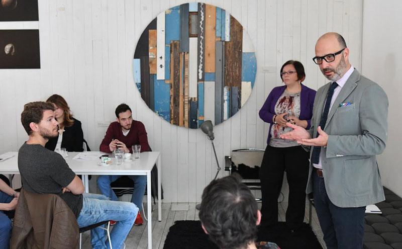 Оригиналним власницима фонограма вратити њихова права