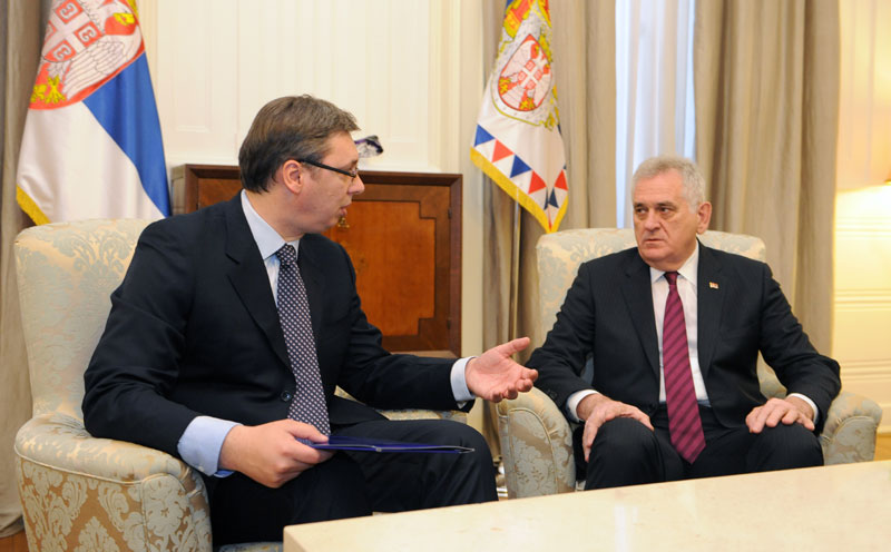 Вучићу дилема само здравство и пољопривреда