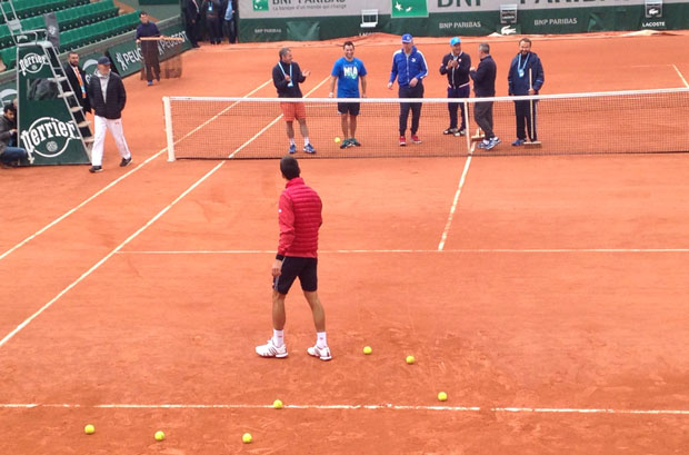 Новаков јуриш на трон Мускетара