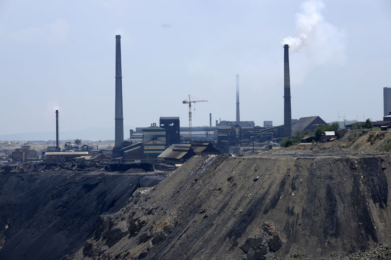 Фрипорт узима Бор?