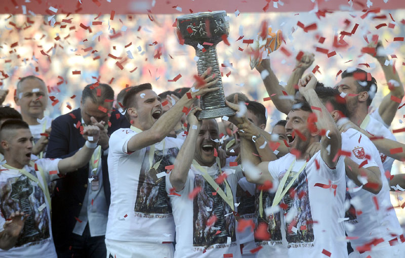 Звезда победом уприличила шампионску журку пред пуним трибинама