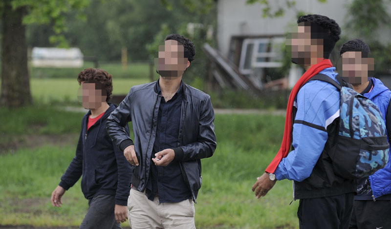 Туча Јазида и Чечена у избегличком кампу, петоро повређено