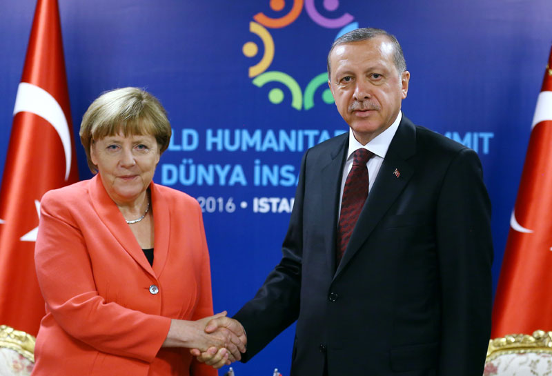 Меркелова забринута због укидања посланичког имунитета у Турској

