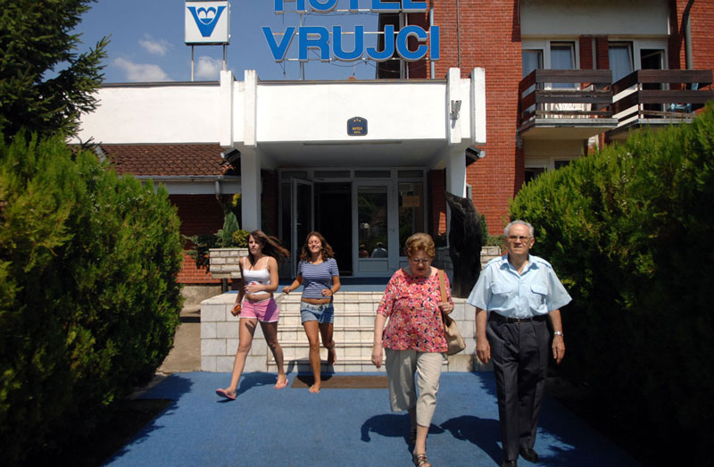 Гужва пред бањама: Најстарији поднели 39.834 пријаве