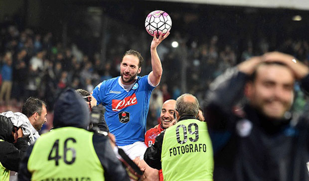 Игуаин мења Ибрахимовића?