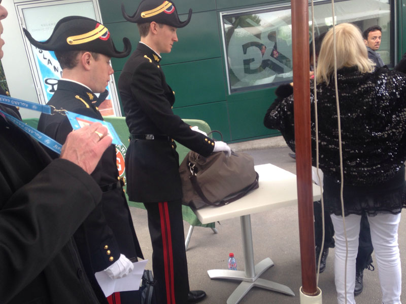 Нема повлашћених на претресу