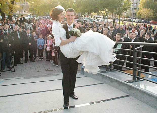 Војвођанске приче: Преко ћуприје до брачне среће