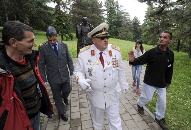 Маршалу још стижу штафете