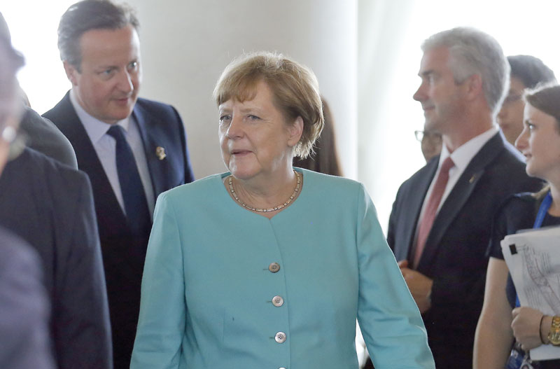 Меркелова: Г7 не планира да укине санкције Русији