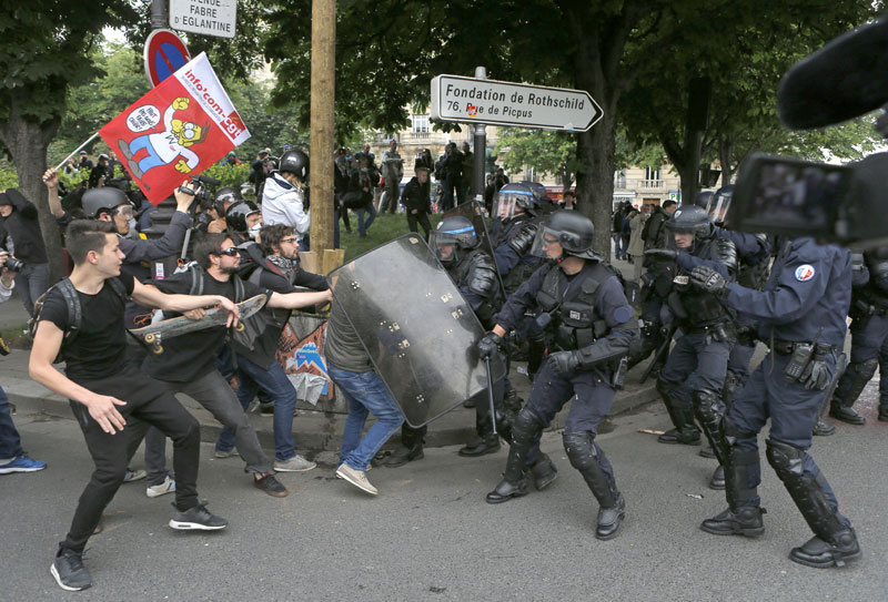 Закон о раду запалио Француску