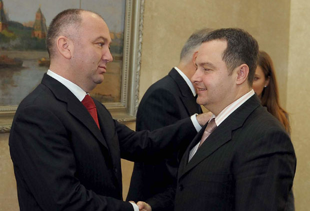 Москва жели СПС и Ненада Поповића?