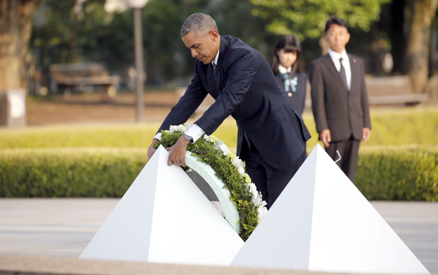 Обама без извињења, одао почаст жртвама Хирошиме (ВИДЕО)