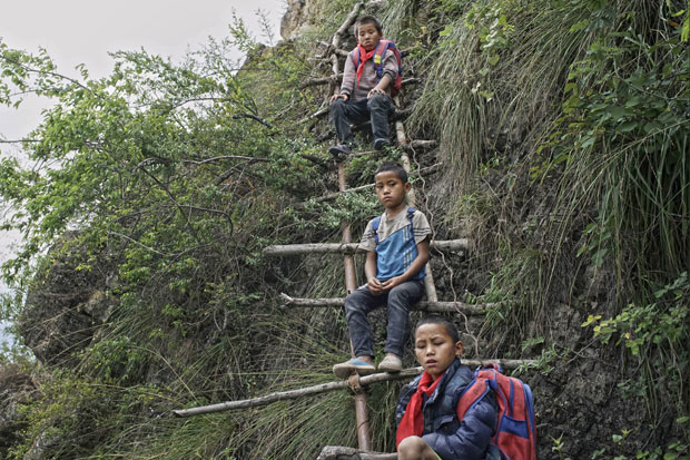 Драматичне слике кинеских ђака пењача