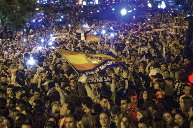 ВИДЕО: Десетине хиљада људи слави на улицама Мадрида 
