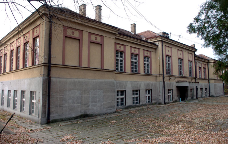 Прихватилиште чека пресељење