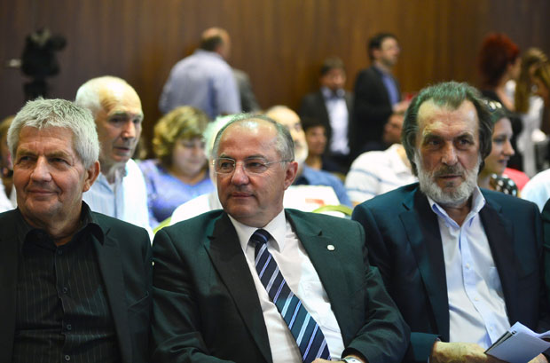 Без лустрације тешко до Европе