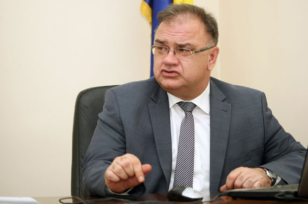 Иванић: Бакир вратио ратну реторику