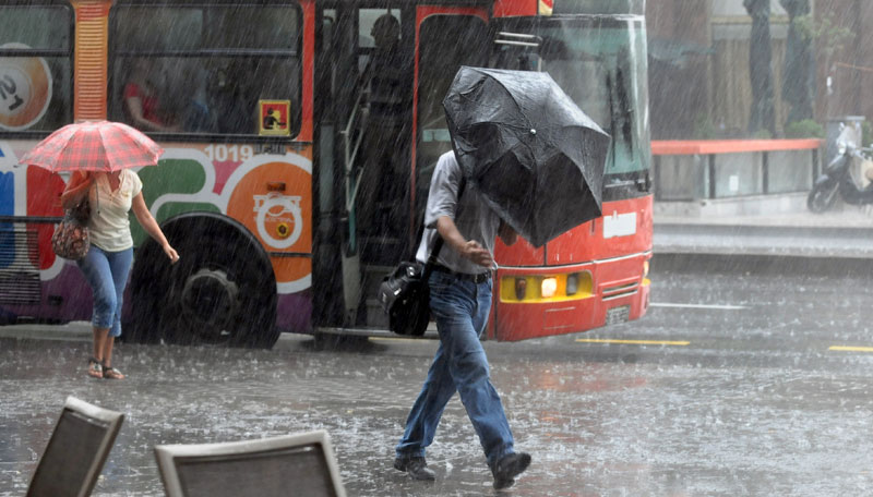 У Србији наредних дана пљускови и грмљавина, могуће непогоде