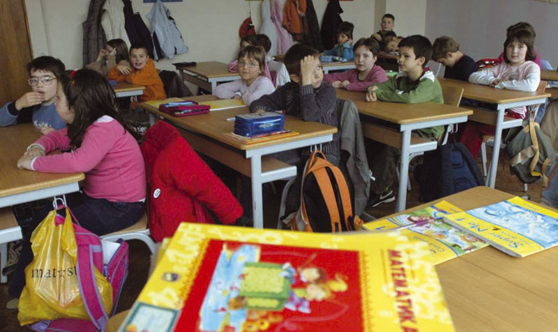 Нови уџбеници само за имућне, комплет више од 15.000 динара!