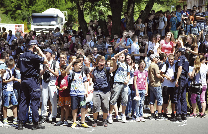 Ђаци опет блокирали Булевар!