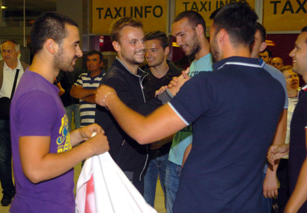 Студент избоден на крузеру стигао кући!