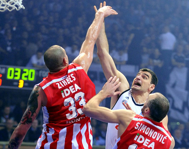 КРАЈ: Звезда - Партизан 84:53