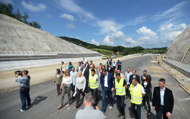 Премијер: Коридор 11 готов наредне године