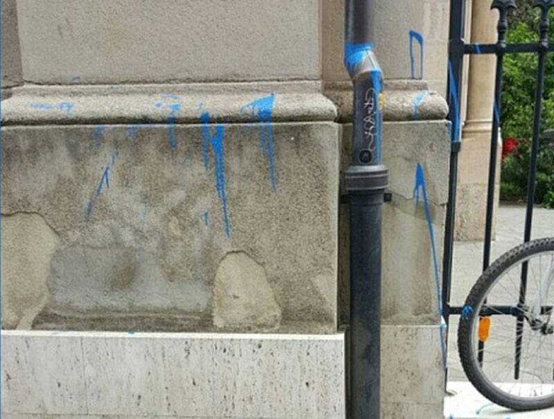 Бацили канту боје на храм СПЦ у Загребу