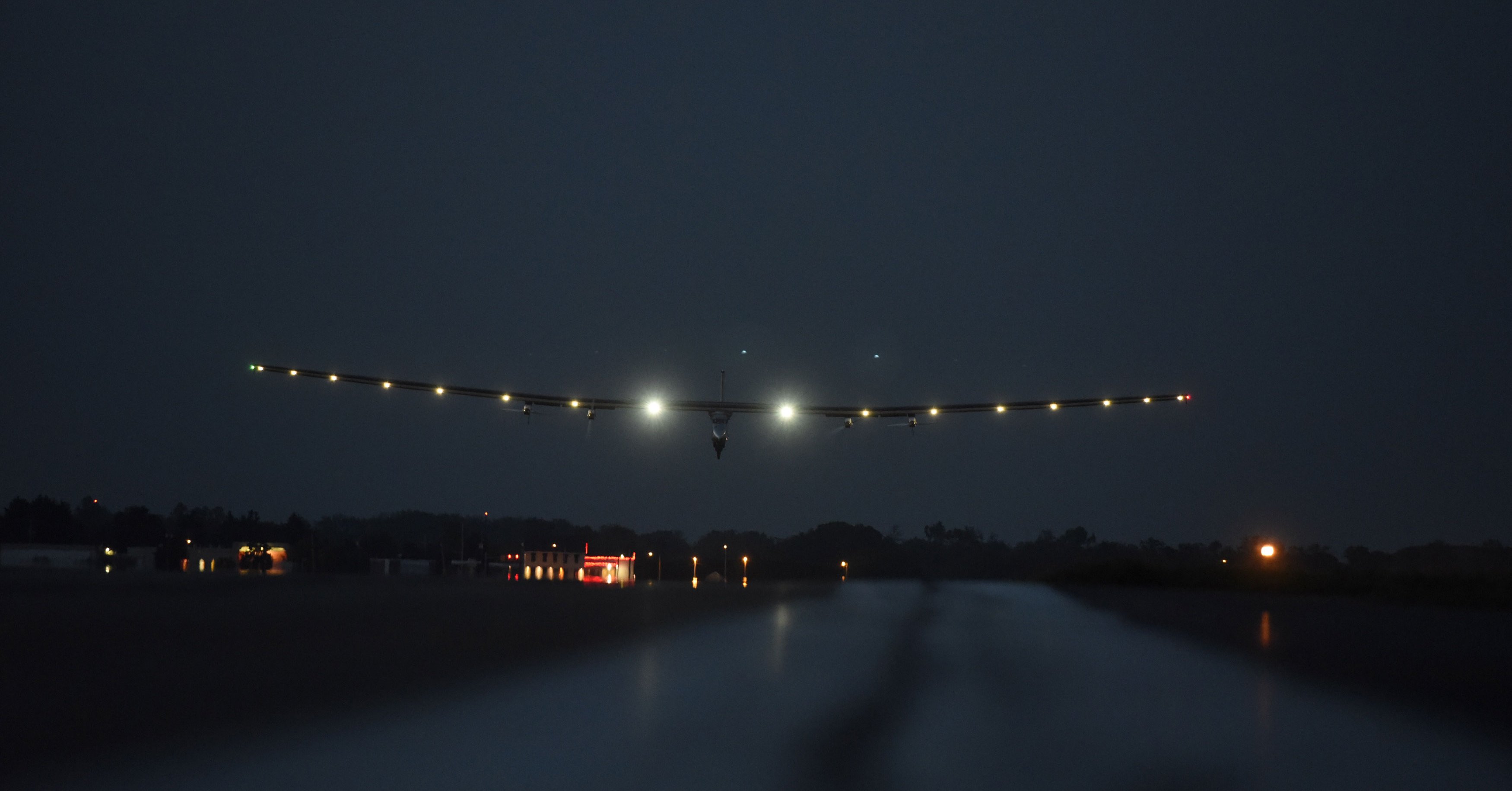 Нова етапа лета соларног авиона одложена због невремена