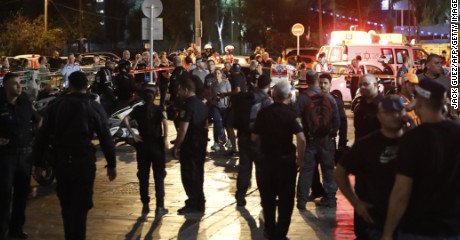 Тел Авив: Три особе убијене, најмање петоро рањених у нападу!