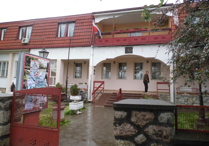 Бела Паланка: Тадићеви прешли код напредњака