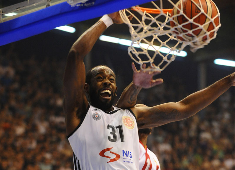 КРАЈ: Партизан - Звезда 65:70